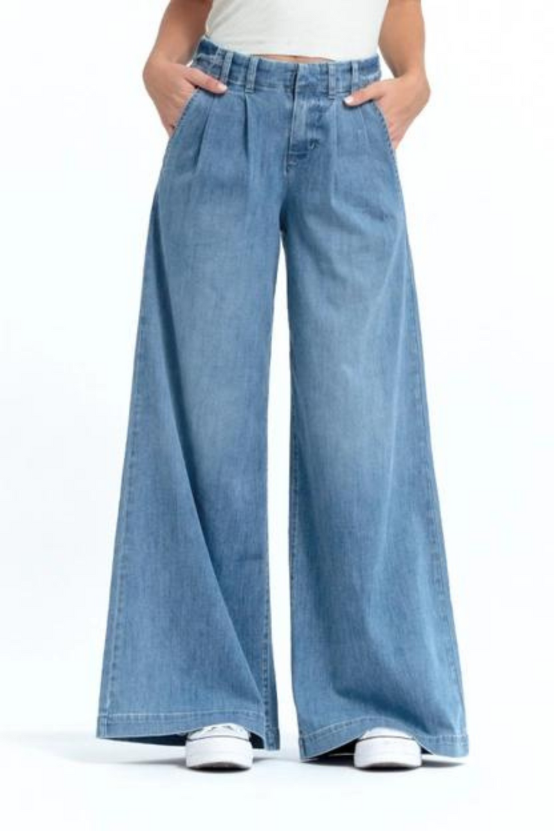 Chambray Pleated Wide Leg Pant