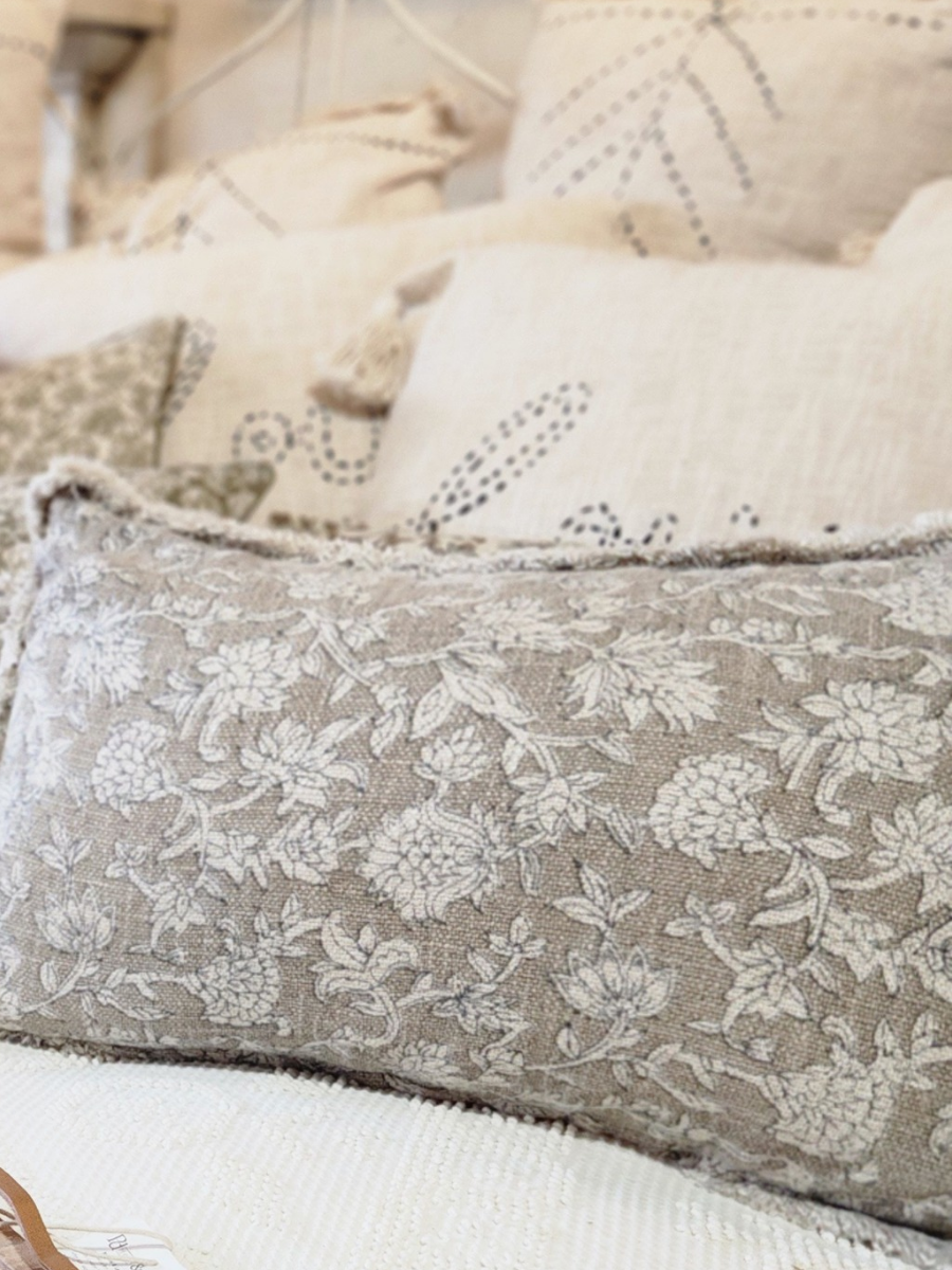Pillows & Blankets
