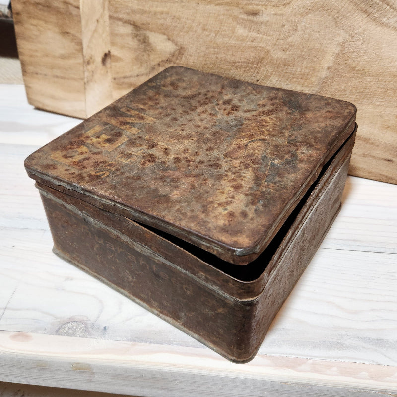Antique Penn's Tobacco Tin
