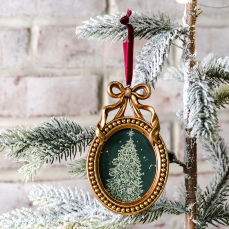 Gold Oval Frame Ornament