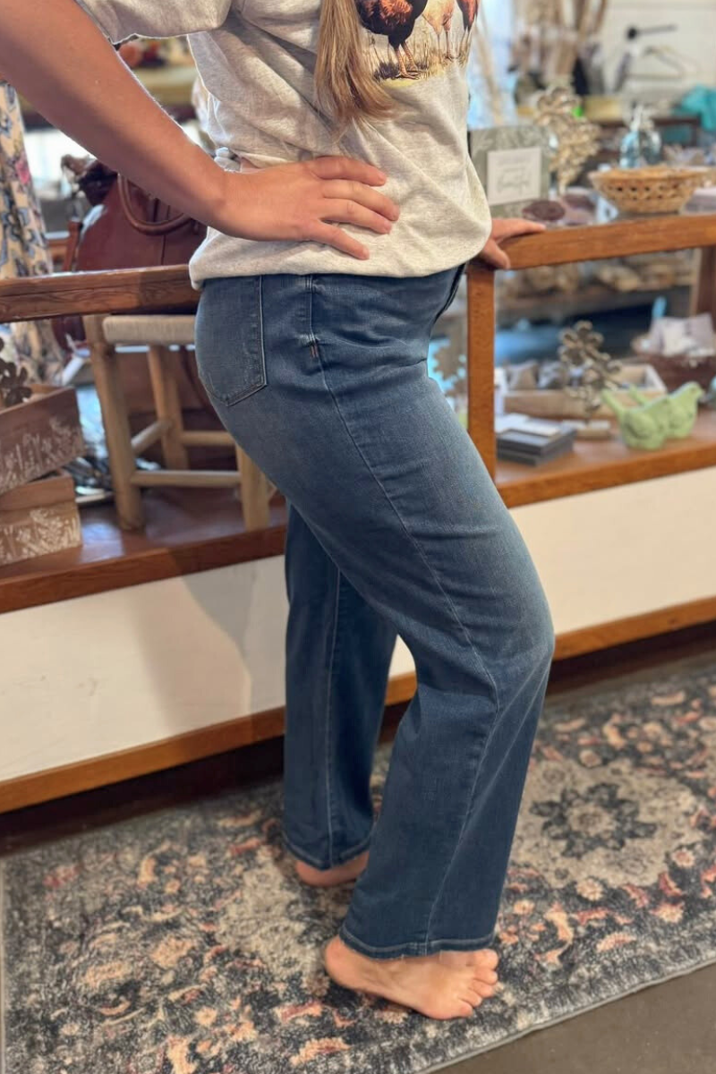 Judy Blue High Waist Straight Fit Jeans