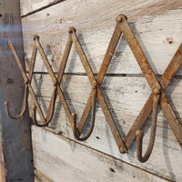 Metal Accordion Hanger