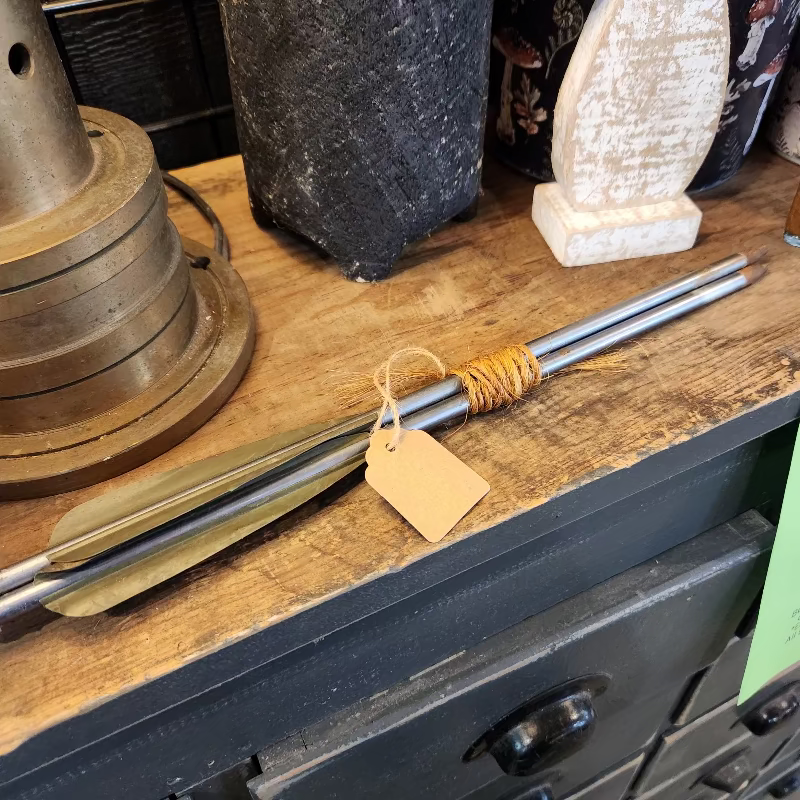 Vintage Arrow Set