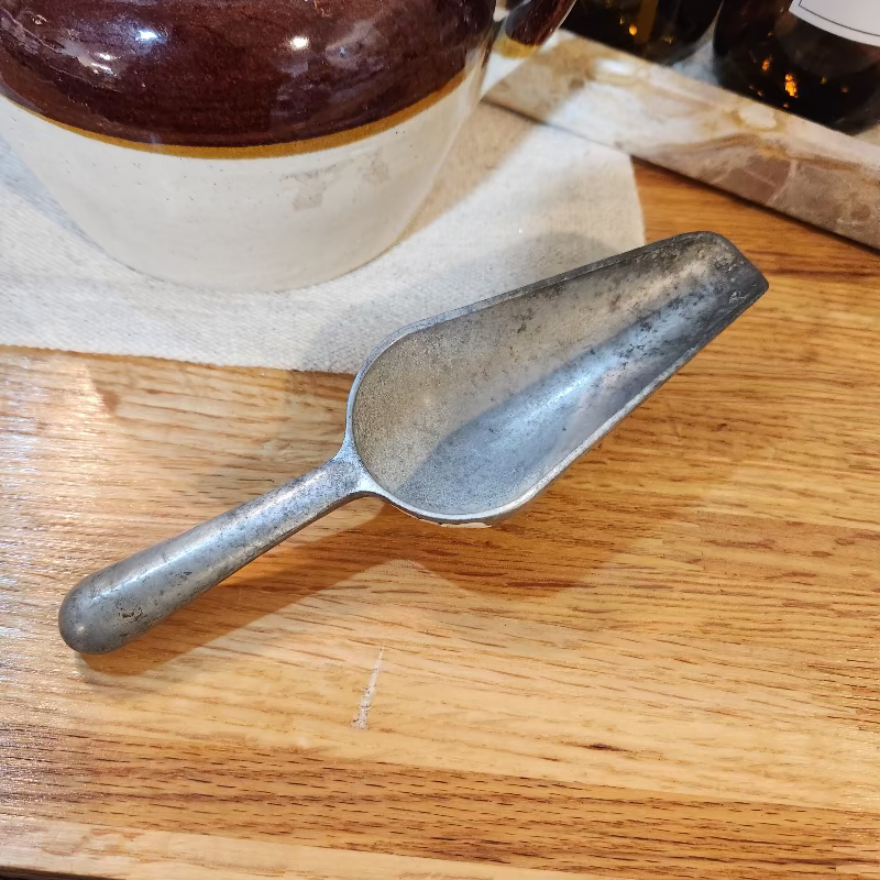 Vintage Utility Scoop