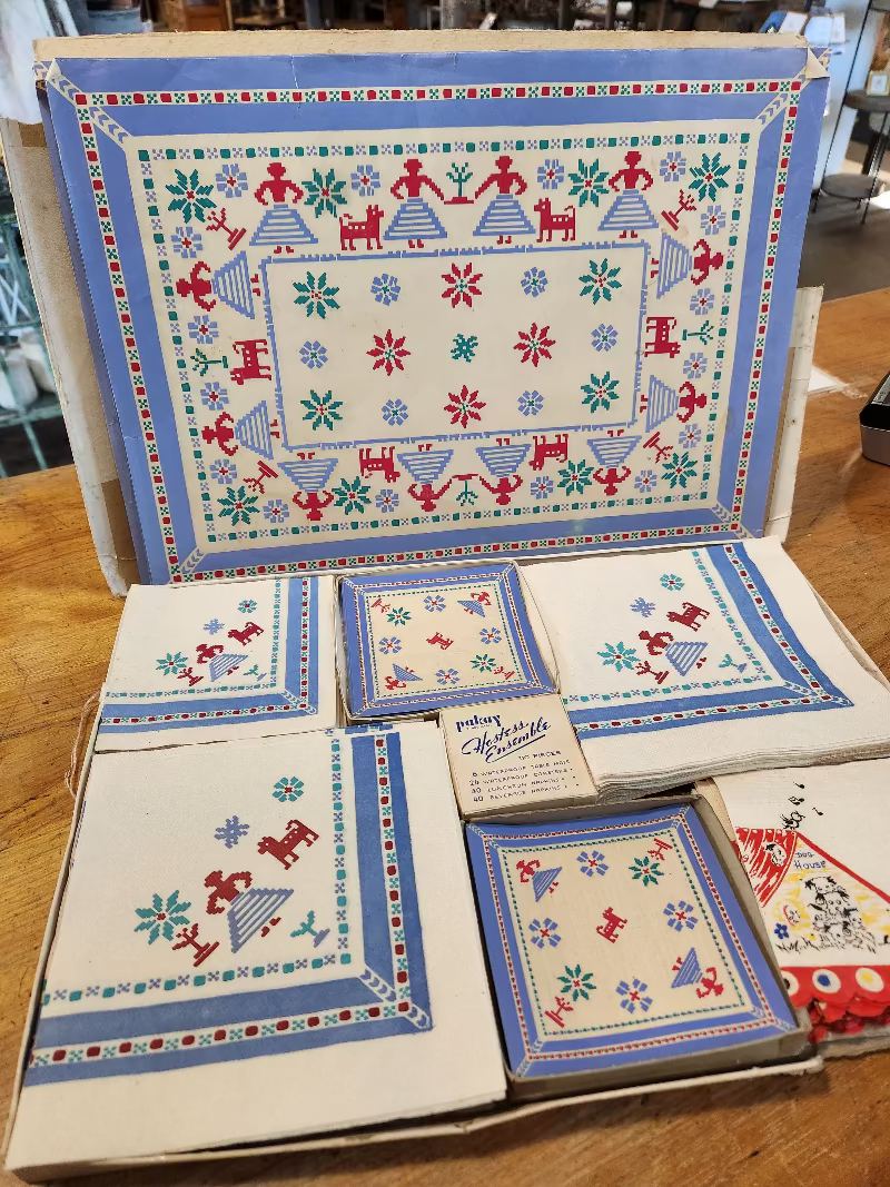Vintage Folk Art Paper Party Set