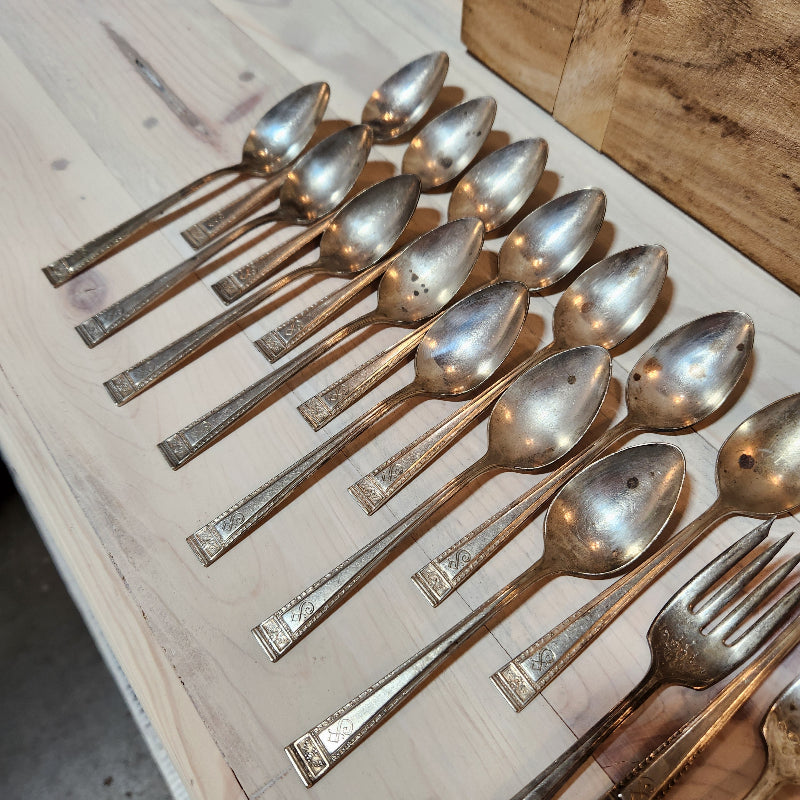 Vintage Holmes & Edwards Silverplate Flatware Set