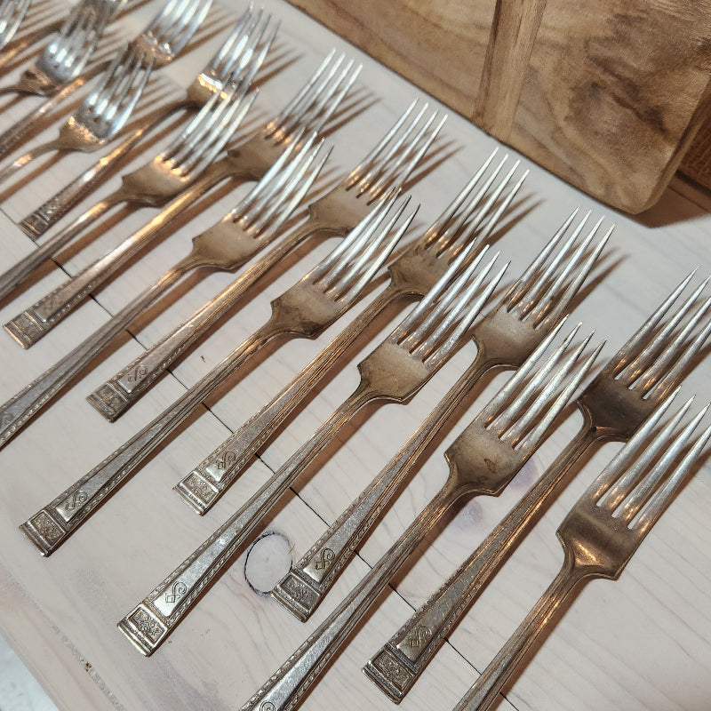 Vintage Holmes & Edwards Silverplate Flatware Set