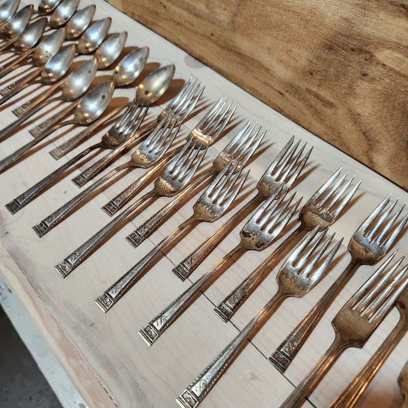 Vintage Holmes & Edwards Silverplate Flatware Set