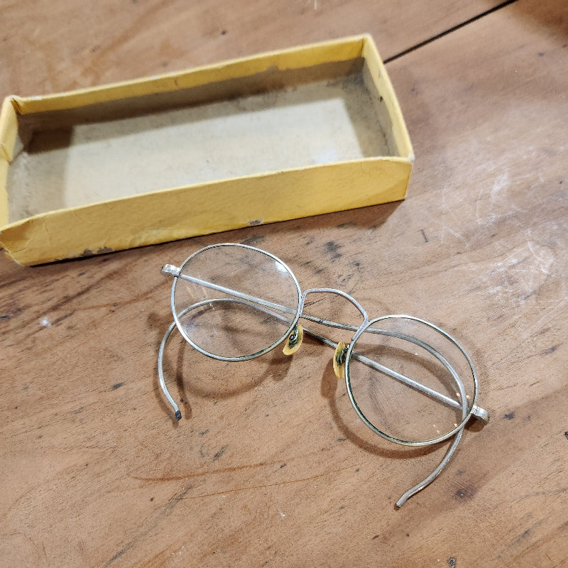 Vintage 1930 Wire Rim Eyeglasses