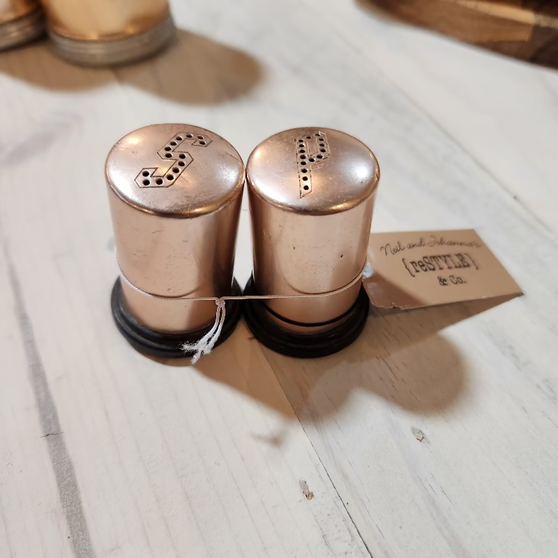 Retro Salt & Pepper Shaker Set