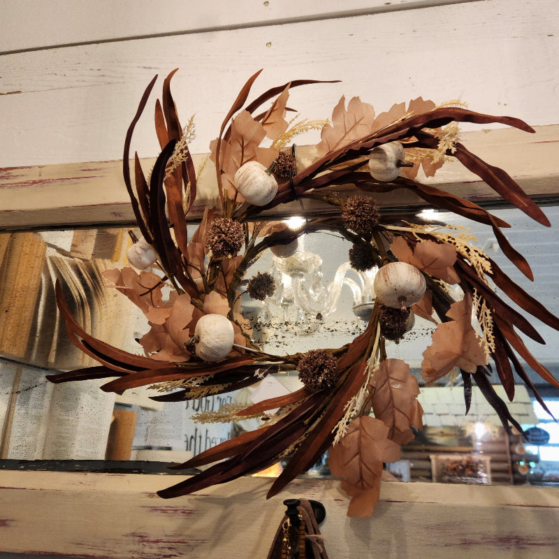 White Pumpkin & Oak Leaf