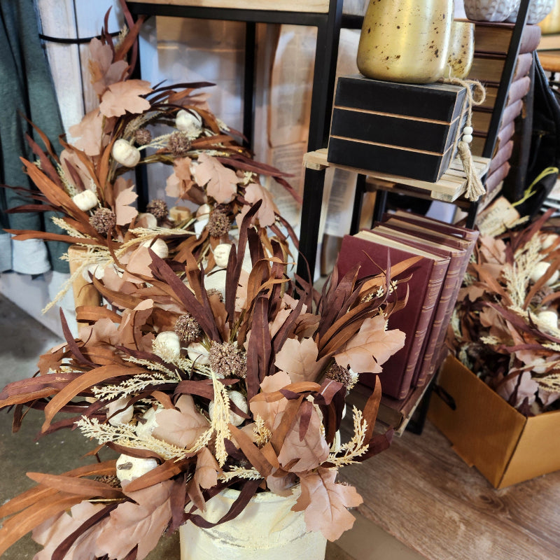 White Pumpkin & Oak Leaf