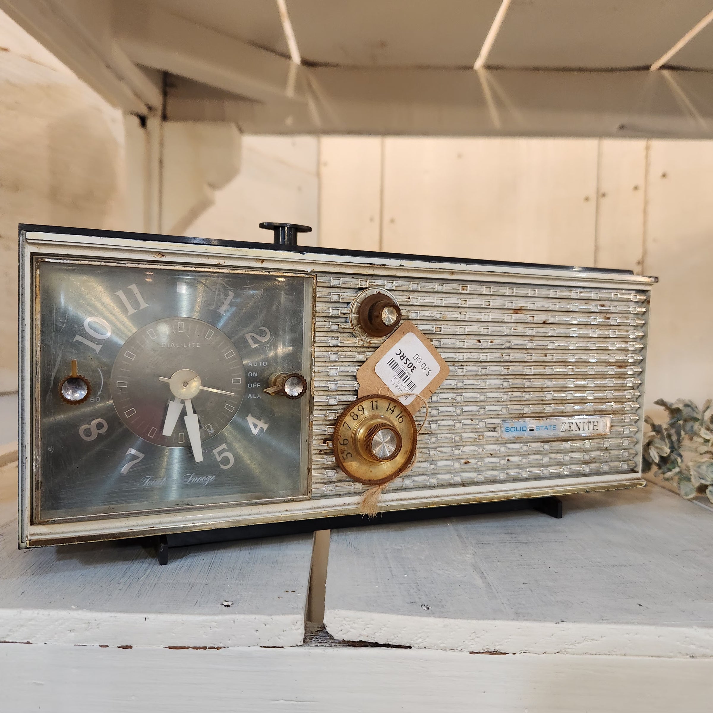 Vintage Clock Radio