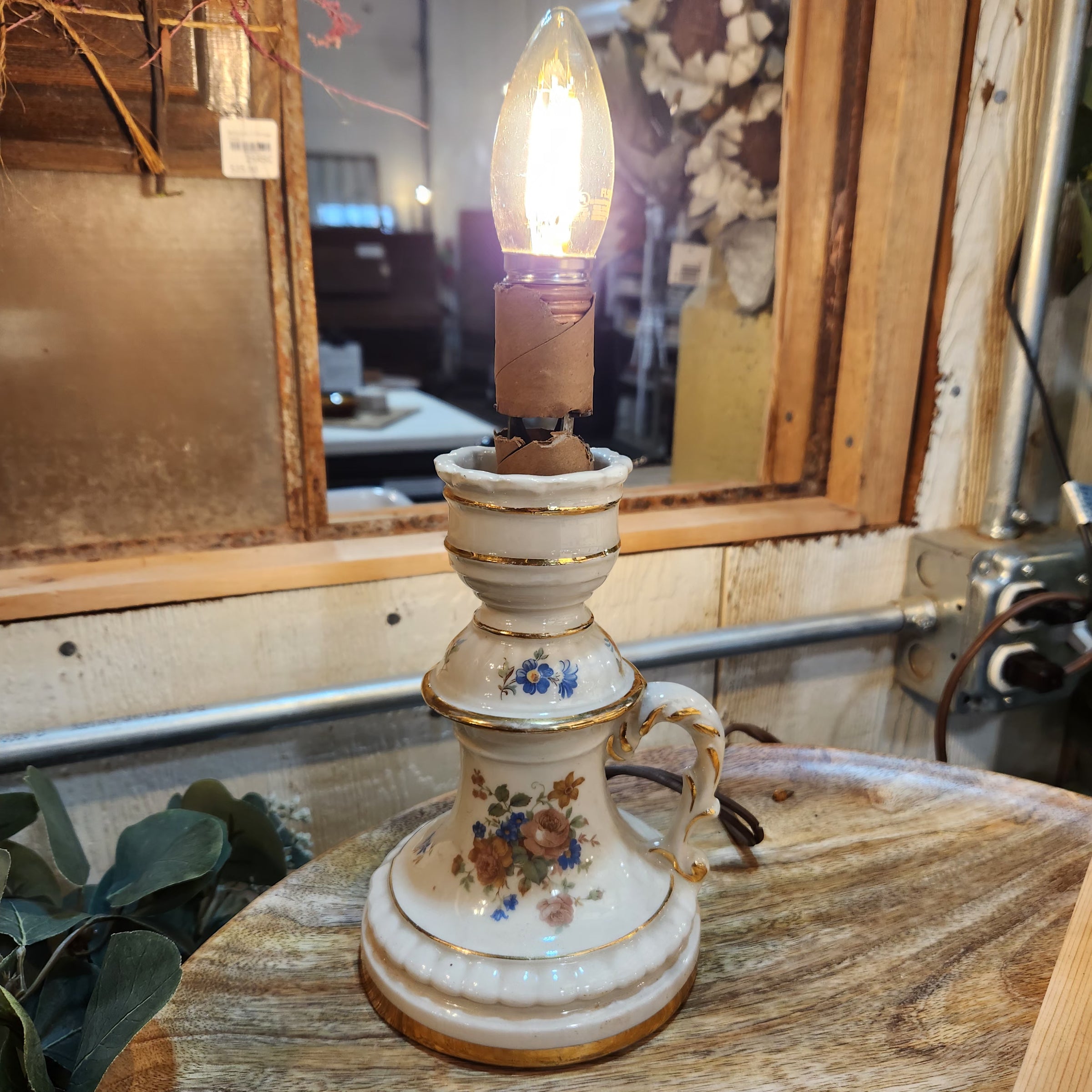 Vintage Floral Table Lamp