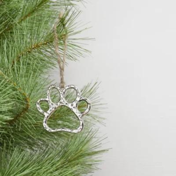 silver-dog-paw-ornament