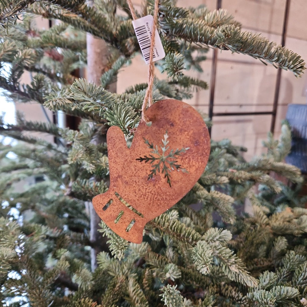 rusty-metal-mitten-ornament