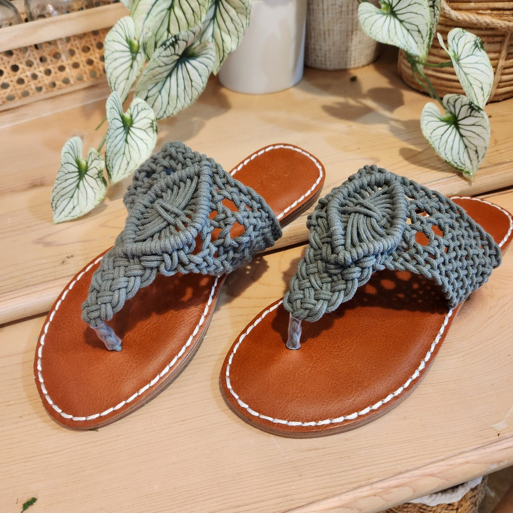 Finding Summer Barefoot Sandals: Crochet pattern | Ribblr