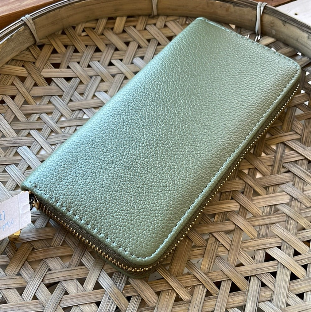 green-single-zip-wallet